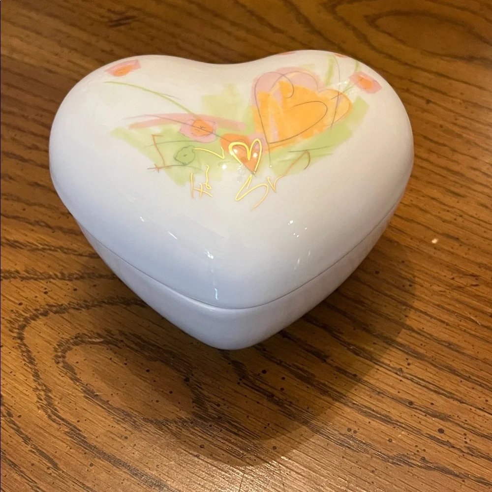 Rosenthal‎ Heart-Shaped Floral Trinket Box